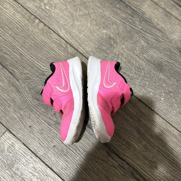 • Nike • Kids Star Runner 2 (TDV) Sneaker Pink Glow/Photon Dust-Black  US 6 - Picture 3 of 5